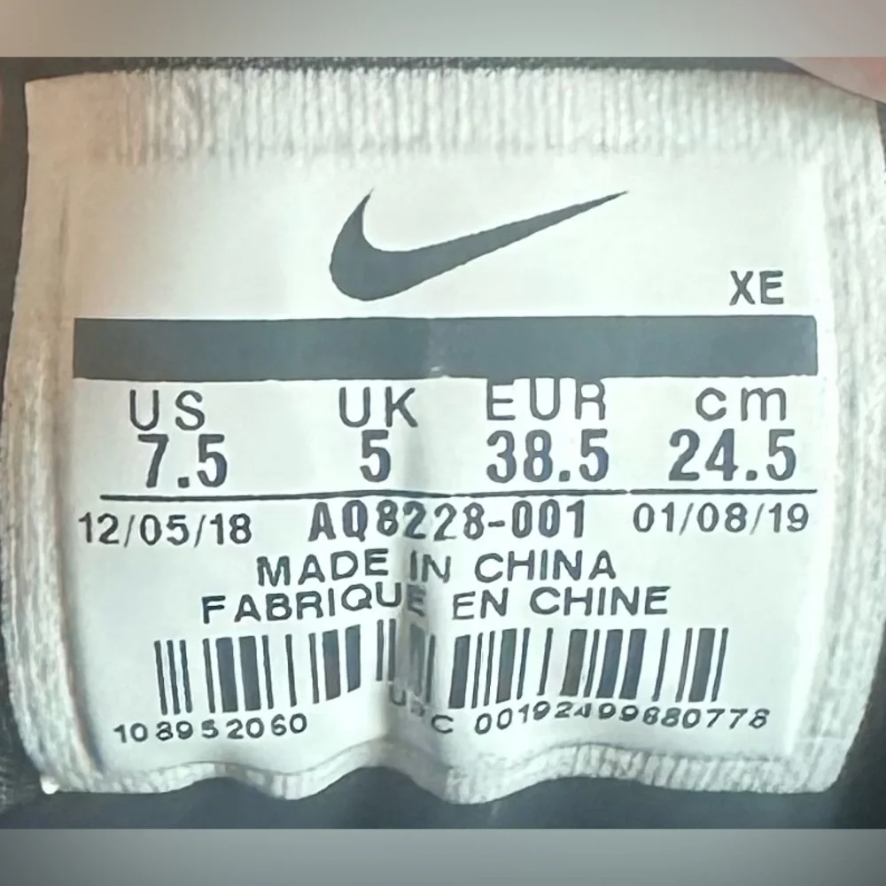 Nike Women's Size 7.5 Zoom Gray Winflo Runfast-Just Do It Sneakers